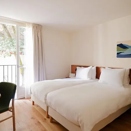 Alfred Port-vieux Szálloda 3*